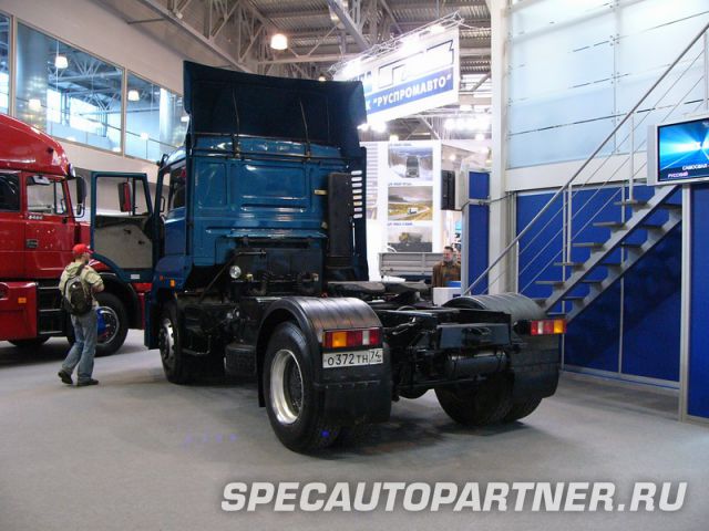 Урал 63674-0010 тягач седельный 4х2