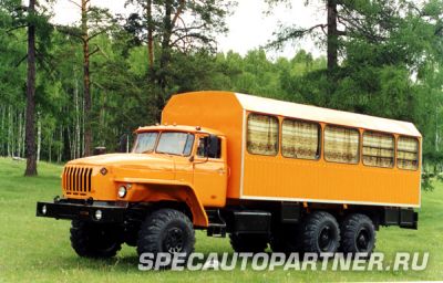 Урал 3255-41 автобус вахтовый на шасси Урал-4320-40