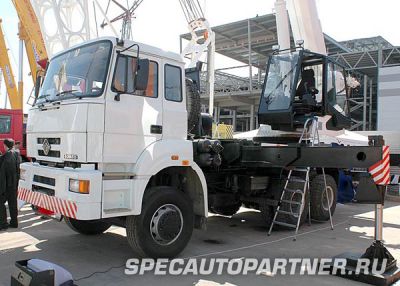 Автокран Челябинец КС-65711 40 тонн на шасси Урал